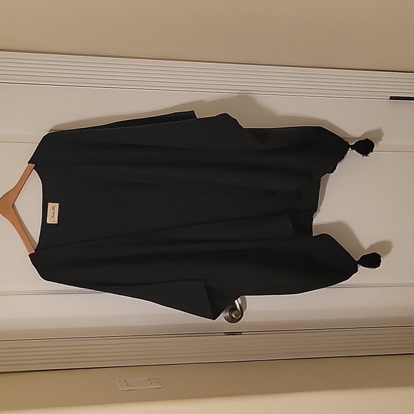 Black Cleobella cape. Very classy. One size fits All - Picture 1 of 6